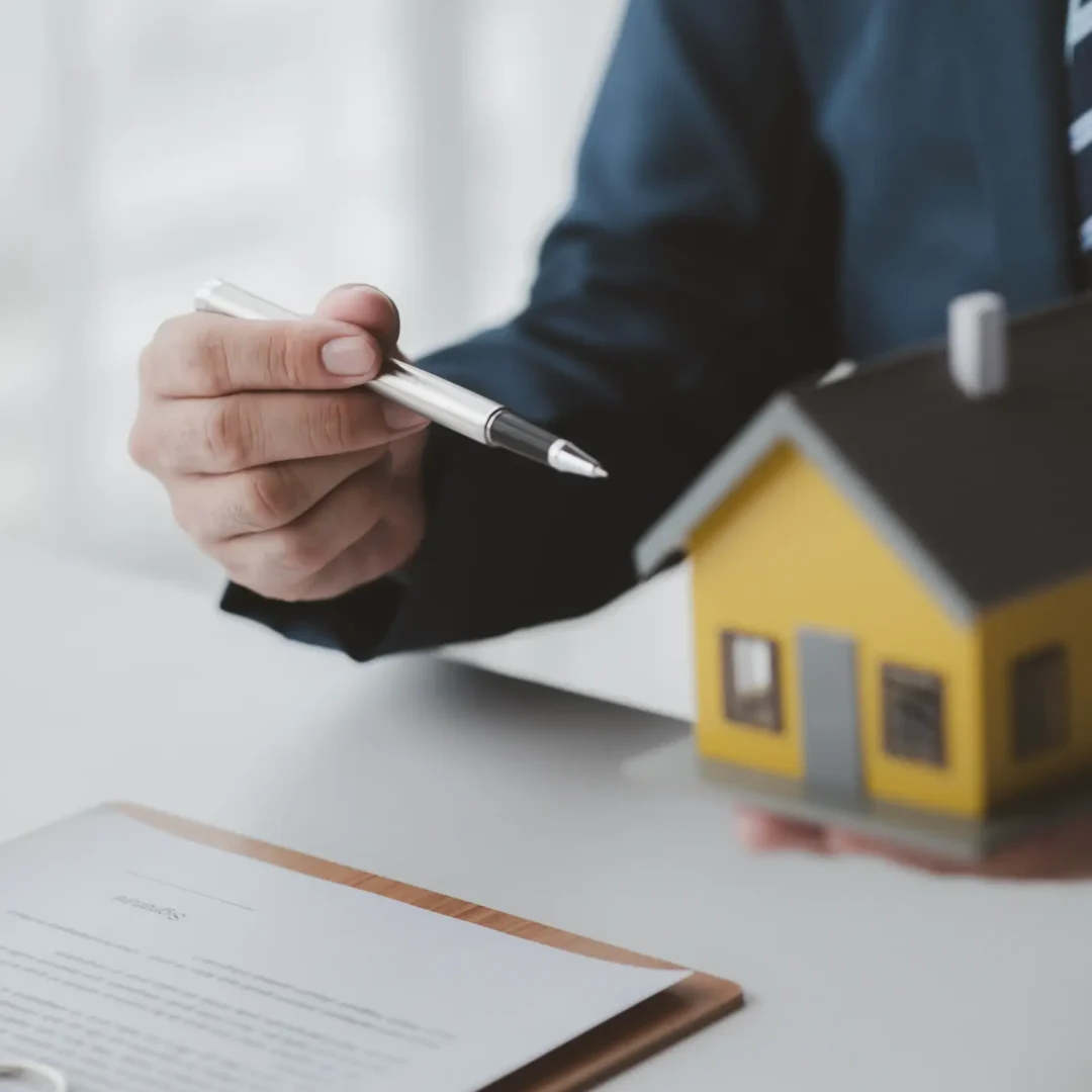 house-and-real-estate-agents-house-salesmen-with-2023-11-27-05-00-23-utc house-and-real-estate-agents-house-salesmen-with-2023-11-27-05-00-23-utc